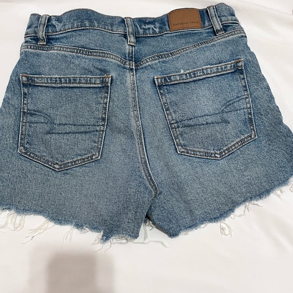 American Eagle Outfitters Frayed Hem Blue Jeans - Picture 2 of 4